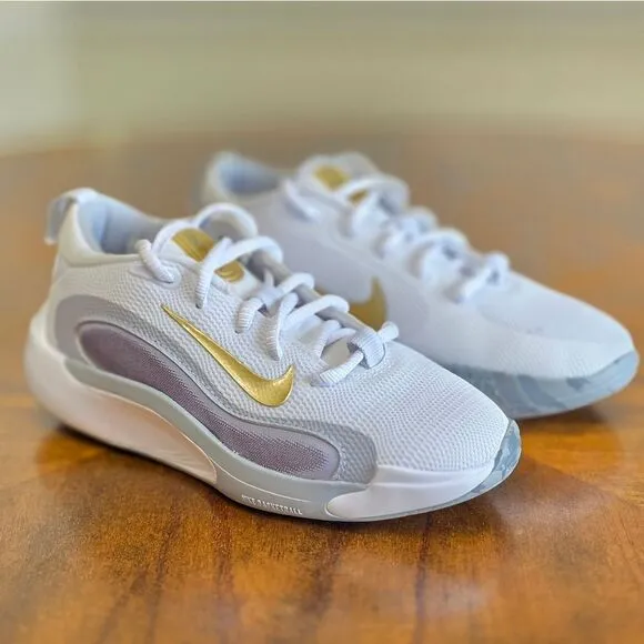 Nike IsoFly Basketball Shoes Boys Size 1Y 1 White Metallic Gold Grey FN4384-100