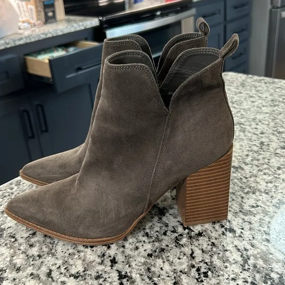 Nine West Birds Grey Boots size 7.5