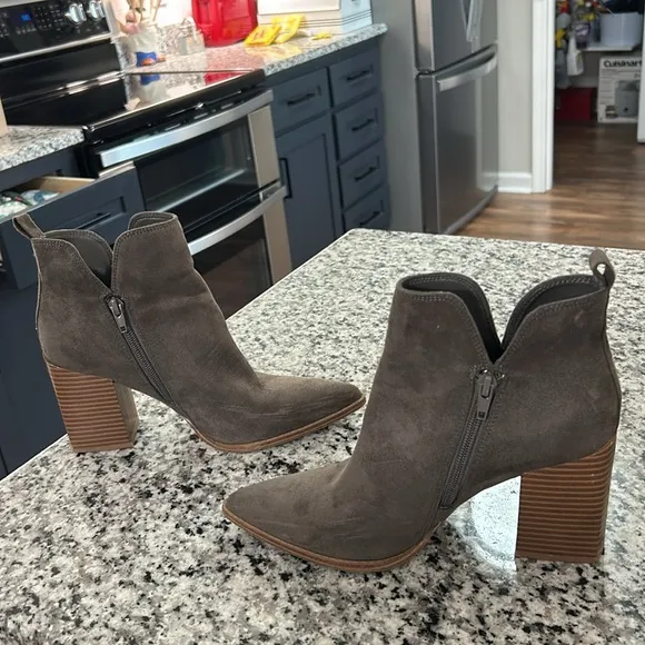 Nine West Birds Grey Boots size 7.5