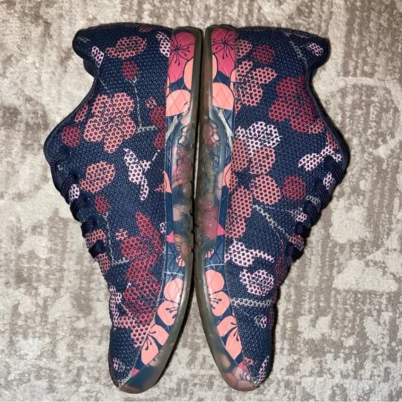 NOBULL Women's Floral Training Shoes - Navy and Pink Size 8.5 Athletic