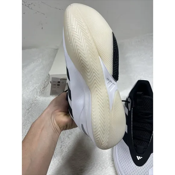 NWB adidas SUBZONE White Black Mens Size 11.5 Shoes IH5840