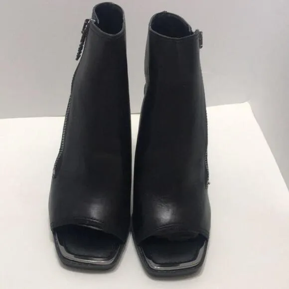 NWOB DKNY MALIA HEELED SANDALS SIZE 10M
