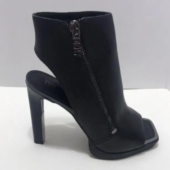 NWOB DKNY MALIA HEELED SANDALS SIZE 10M