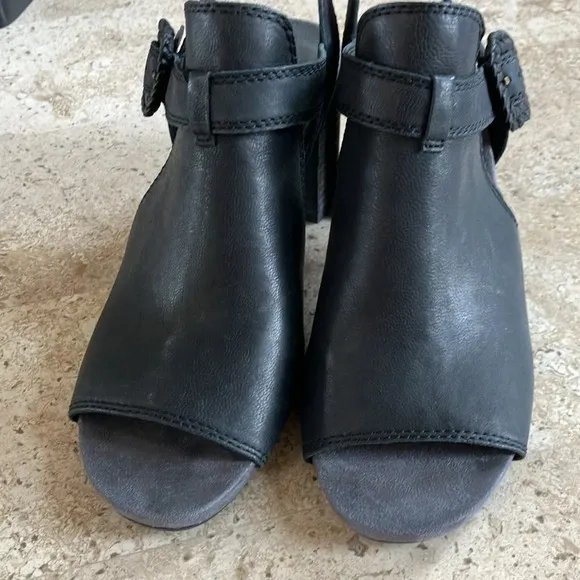 NWOB Lucky Brand Women's Juliane Black Leather Cutout Heeled Sandal