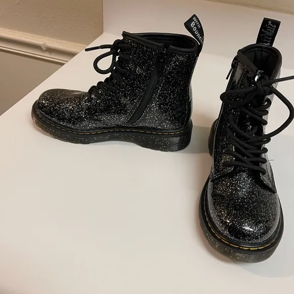 Nwob pair of Girls Dr. Marten Boots size 2