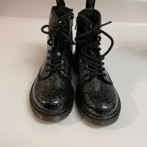 Nwob pair of Girls Dr. Marten Boots size 2