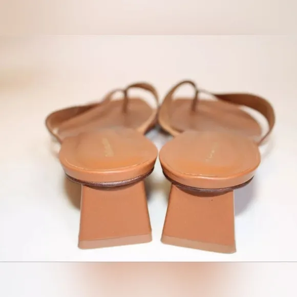 NWOB Reformation Dana Tan Camel Cognac Leather Sandals Thongs Shoes