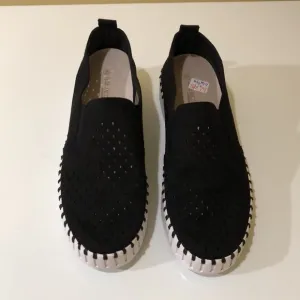 NWOT Black Slip-On Shoes with White Soles by ILSE JACOBSEN Size 40