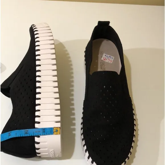 NWOT Black Slip-On Shoes with White Soles by ILSE JACOBSEN Size 40