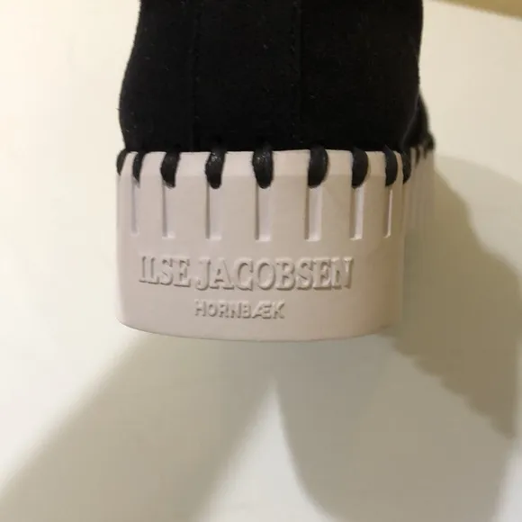NWOT Black Slip-On Shoes with White Soles by ILSE JACOBSEN Size 40
