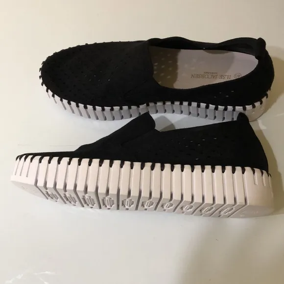 NWOT Black Slip-On Shoes with White Soles by ILSE JACOBSEN Size 40