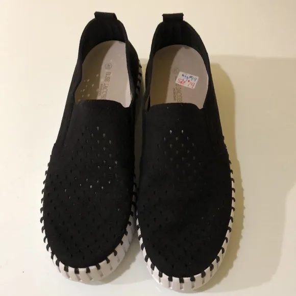 NWOT Black Slip-On Shoes with White Soles by ILSE JACOBSEN Size 40
