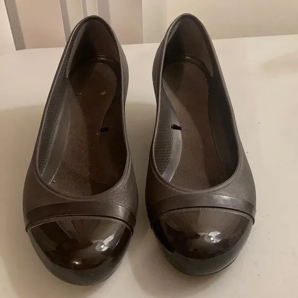 NWOT Crocs wedge women’s Sz 7 shoes