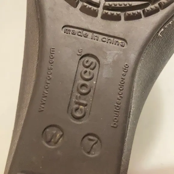NWOT Crocs wedge women’s Sz 7 shoes