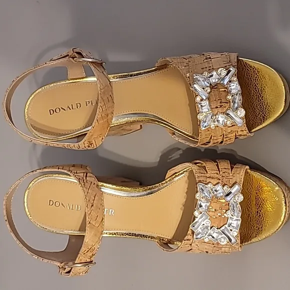 NWOT Donald J. Pliner Galatea Crystal Platform Wedge Sandals Size 10 M $258