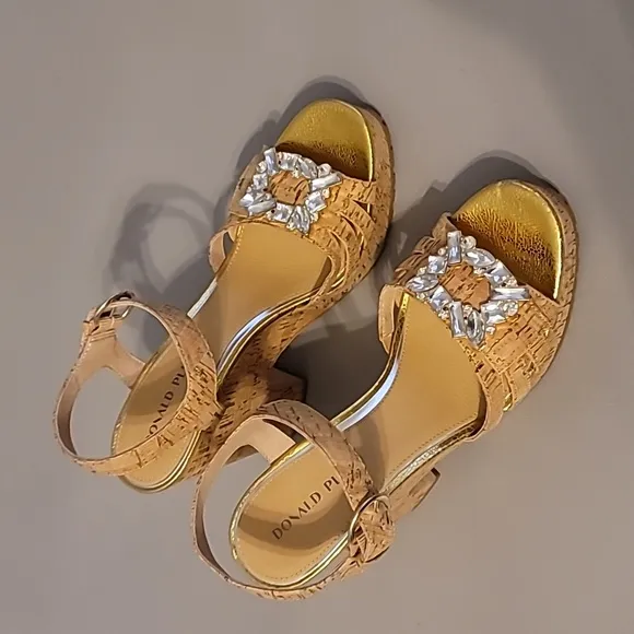 NWOT Donald J. Pliner Galatea Crystal Platform Wedge Sandals Size 10 M $258