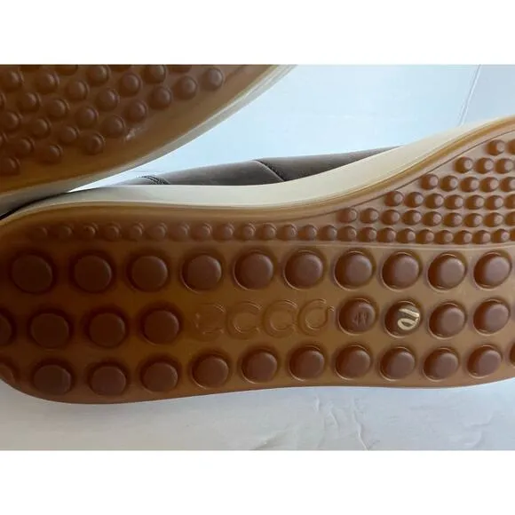 NWOT ECCO SOFT Chelsea Brown Pull On Rubber Sole Ankle Bootie Comfort Shoes 10