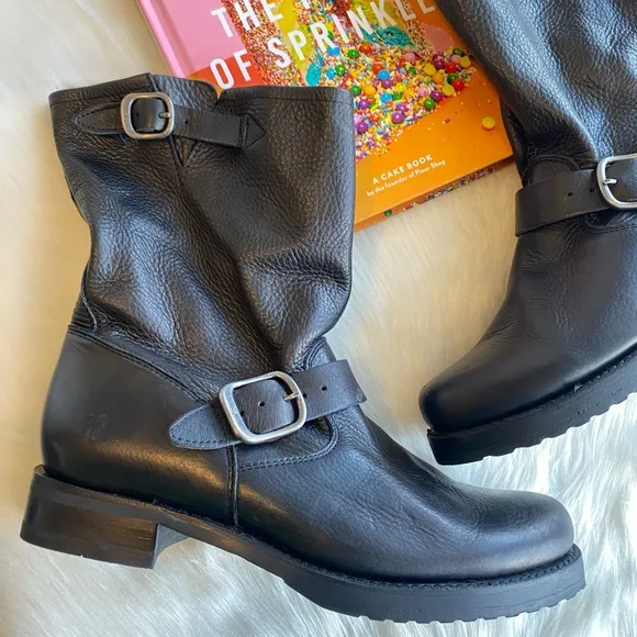 NWOT Frye Boots Size 9