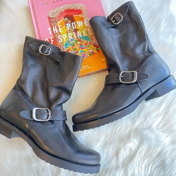 NWOT Frye Boots Size 9