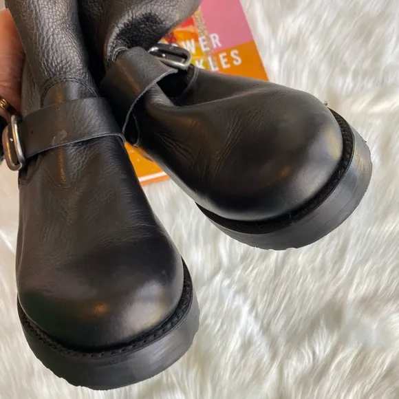 NWOT Frye Boots Size 9