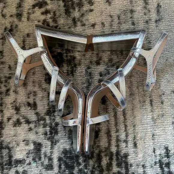 NWOT INEZ Sasha Block Heels in Silver Metallic Strappy Sandal Size 9 Sexy Chic