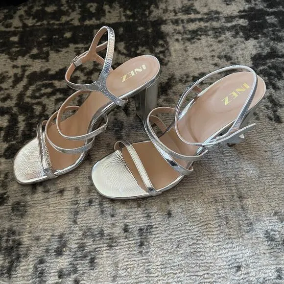 NWOT INEZ Sasha Block Heels in Silver Metallic Strappy Sandal Size 9 Sexy Chic
