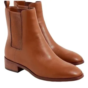 NWOT J. Crew Women’s Tan Leather Chelsea Boots in a Size 7.5.
