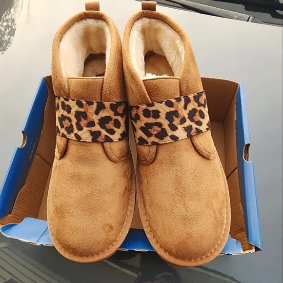 NWOT ... Jellypop shoes / ankle booties