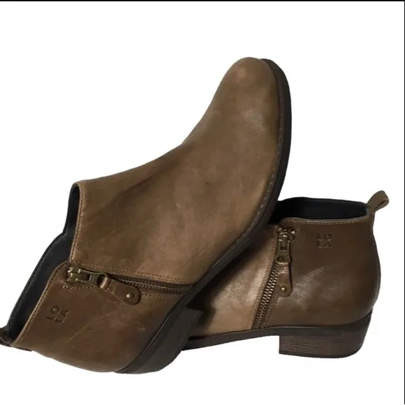 NWOT LOLLA Miller Amber Leather/ Lining Bootie Shoes 40