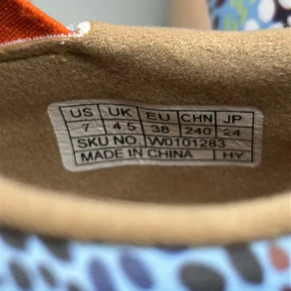 NWOT UIN Slip On Shoes Walking Comfortable Womens Shoe Underwater Mosaic 7