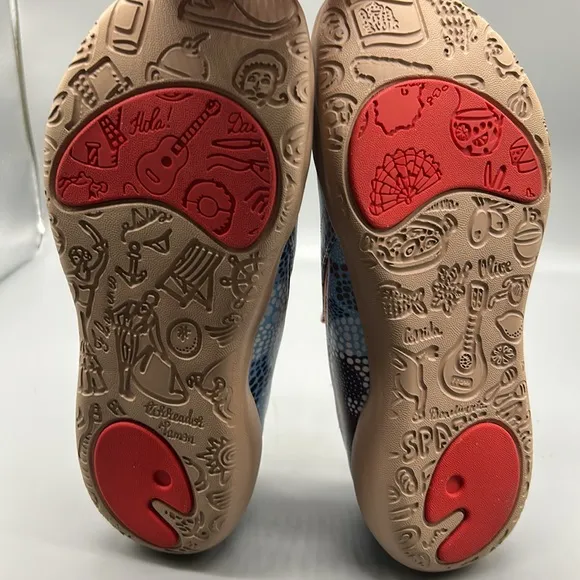 NWOT UIN Slip On Shoes Walking Comfortable Womens Shoe Underwater Mosaic 7