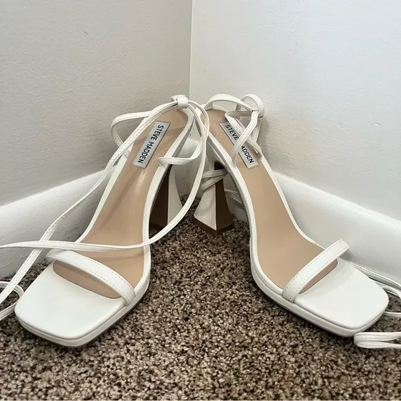 NWOT White Steve Madden Lafayette Ankle Wrap Platform Sandals Size 10