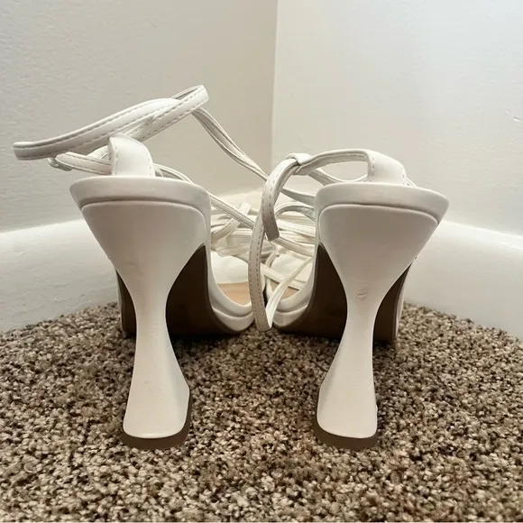 NWOT White Steve Madden Lafayette Ankle Wrap Platform Sandals Size 10