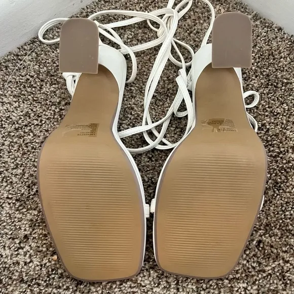 NWOT White Steve Madden Lafayette Ankle Wrap Platform Sandals Size 10