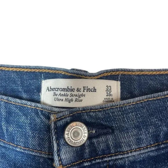 NWT Abercrombie &amp; Fitch Ankle Straight Ultra High Rise Distressed Jeans Size 33S