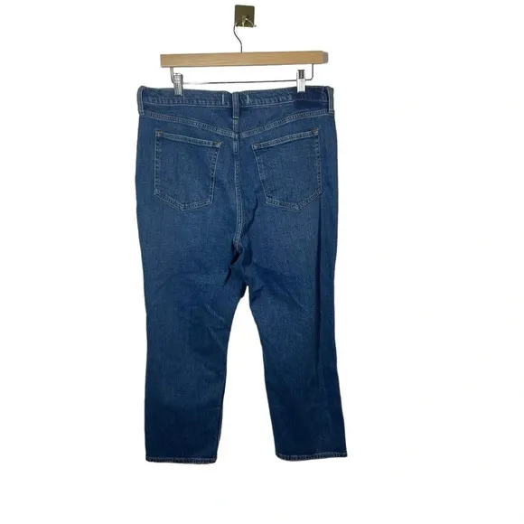NWT Abercrombie &amp; Fitch Ankle Straight Ultra High Rise Distressed Jeans Size 33S