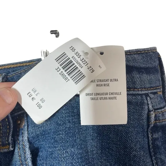 NWT Abercrombie &amp; Fitch Ankle Straight Ultra High Rise Distressed Jeans Size 33S
