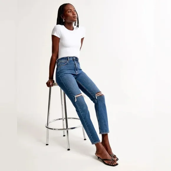 NWT Abercrombie &amp; Fitch Ankle Straight Ultra High Rise Distressed Jeans Size 33S