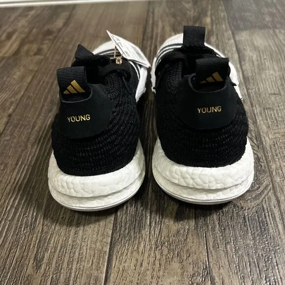 NWT Adidas Trae Young 2 Big Kids Size 5.5 Basketball Shoes Black / White H06484