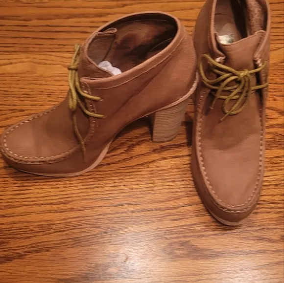 NWT Dolce Vita Cognac Caramel Tan Brown Leather Chunky Wooden Block Heels 8.5
