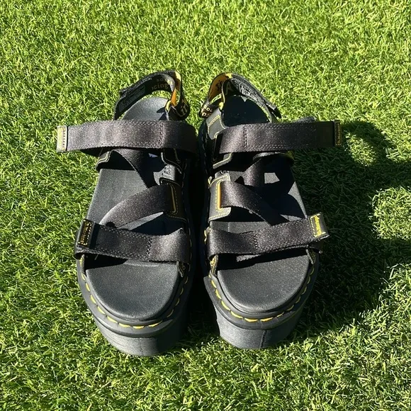 NWT DR MARTENS Kimber Platform Sandals!