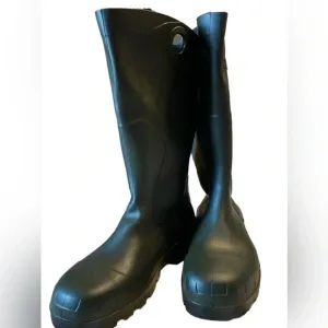 NWT Dunlop rain boots