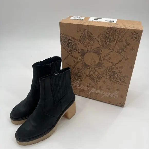 NWT Free People James Chelsea Black Boots Chunky Feels Ankle Booties 38.5 8