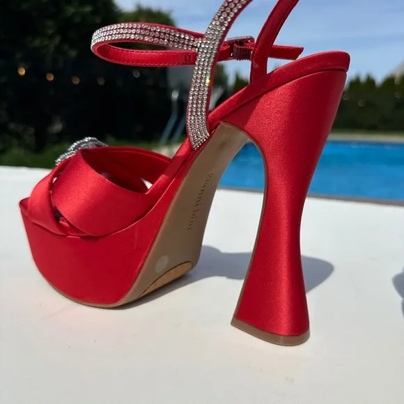 NWT Gianni Bini 9.5 Dempsey Red Satin Bow Platform Sandals