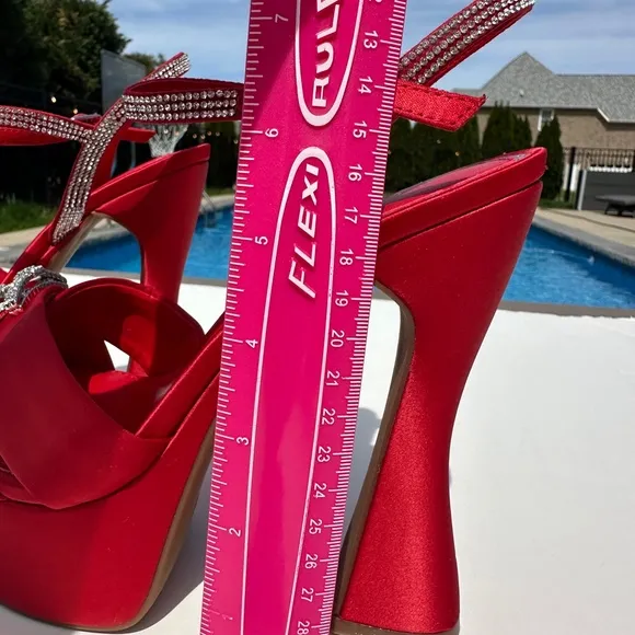 NWT Gianni Bini 9.5 Dempsey Red Satin Bow Platform Sandals