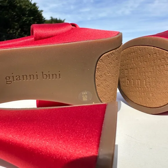 NWT Gianni Bini 9.5 Dempsey Red Satin Bow Platform Sandals