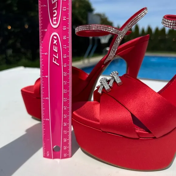 NWT Gianni Bini 9.5 Dempsey Red Satin Bow Platform Sandals