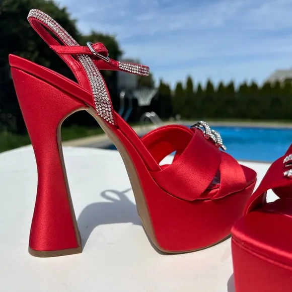 NWT Gianni Bini 9.5 Dempsey Red Satin Bow Platform Sandals