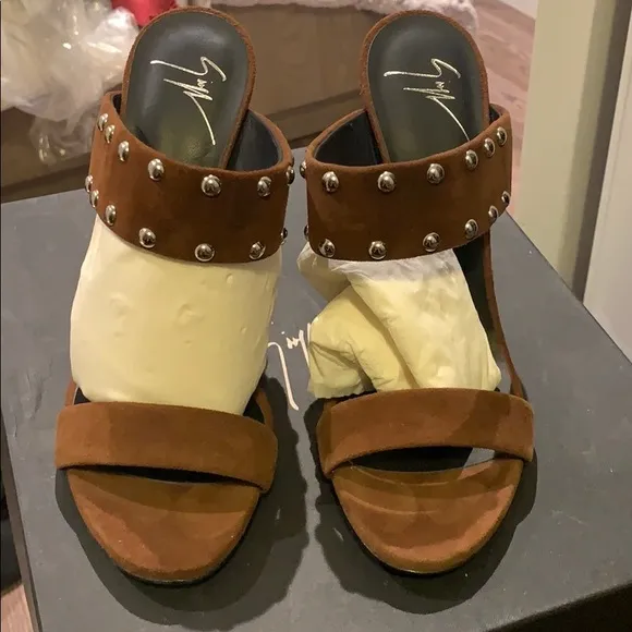 *NWT* Giuseppe Zanotti Suede Fringe Wedge Sandal