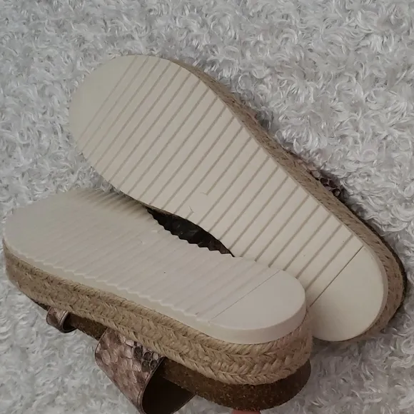 NWT Madden footbed slide sandals